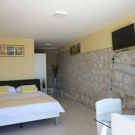 Niko Appartamento Starigrad Paklenica